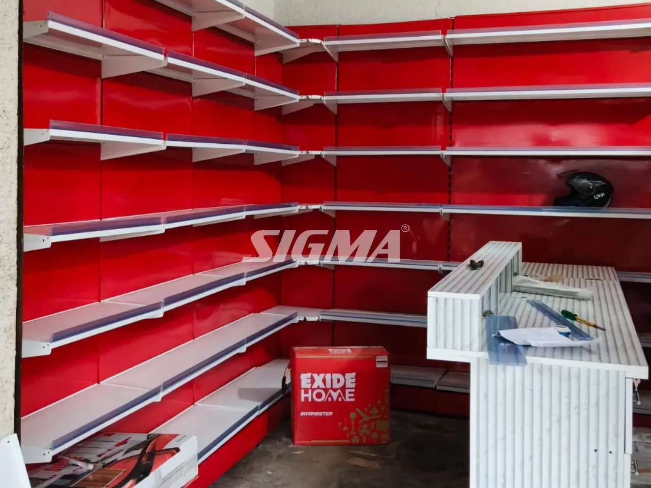 178214035_red-white-corner-Display-Racks-Sukurhutu-Ranchi.webp