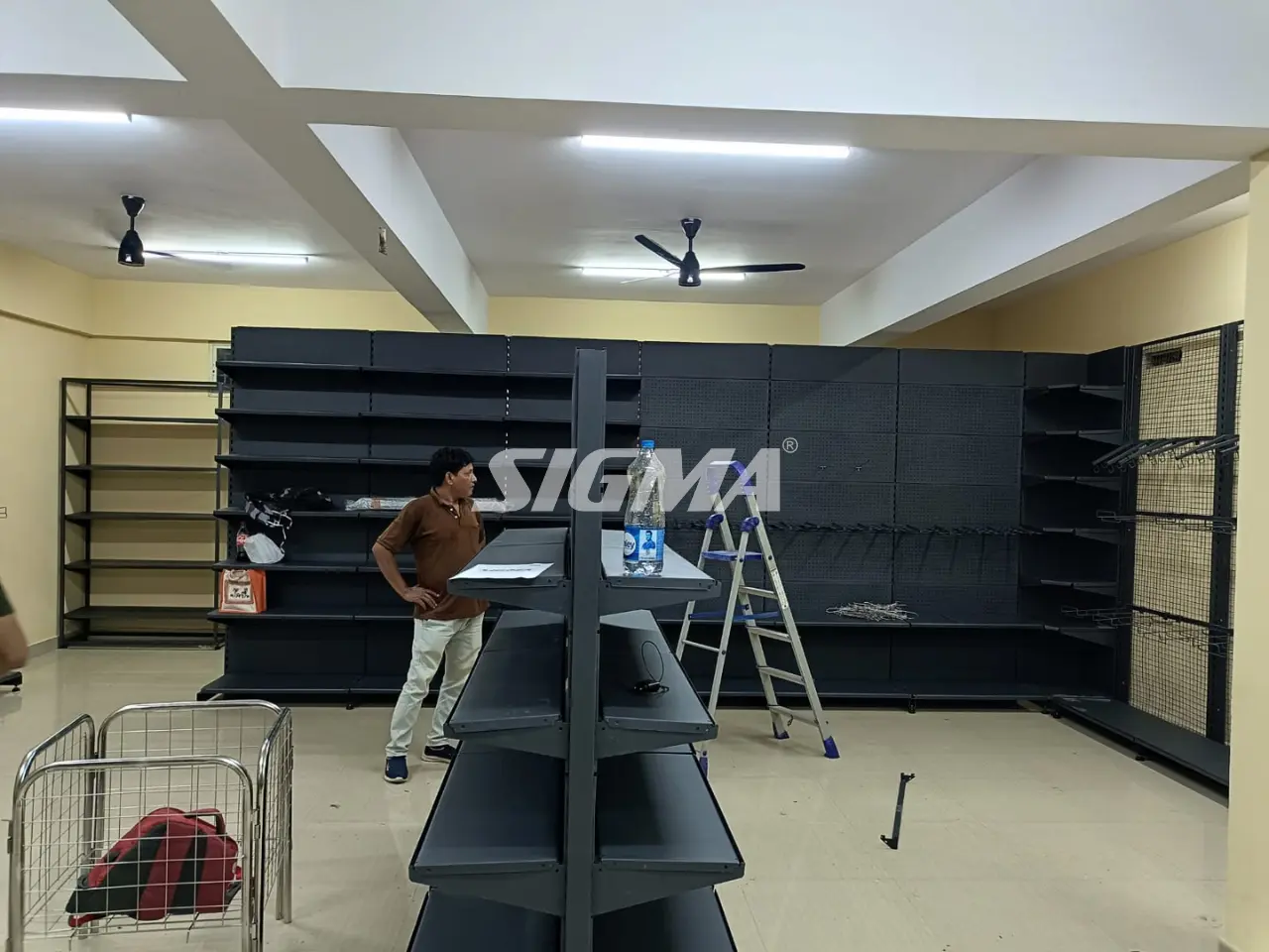 222219243_corner-display-Racks-for-sport-store-Banglore.webp