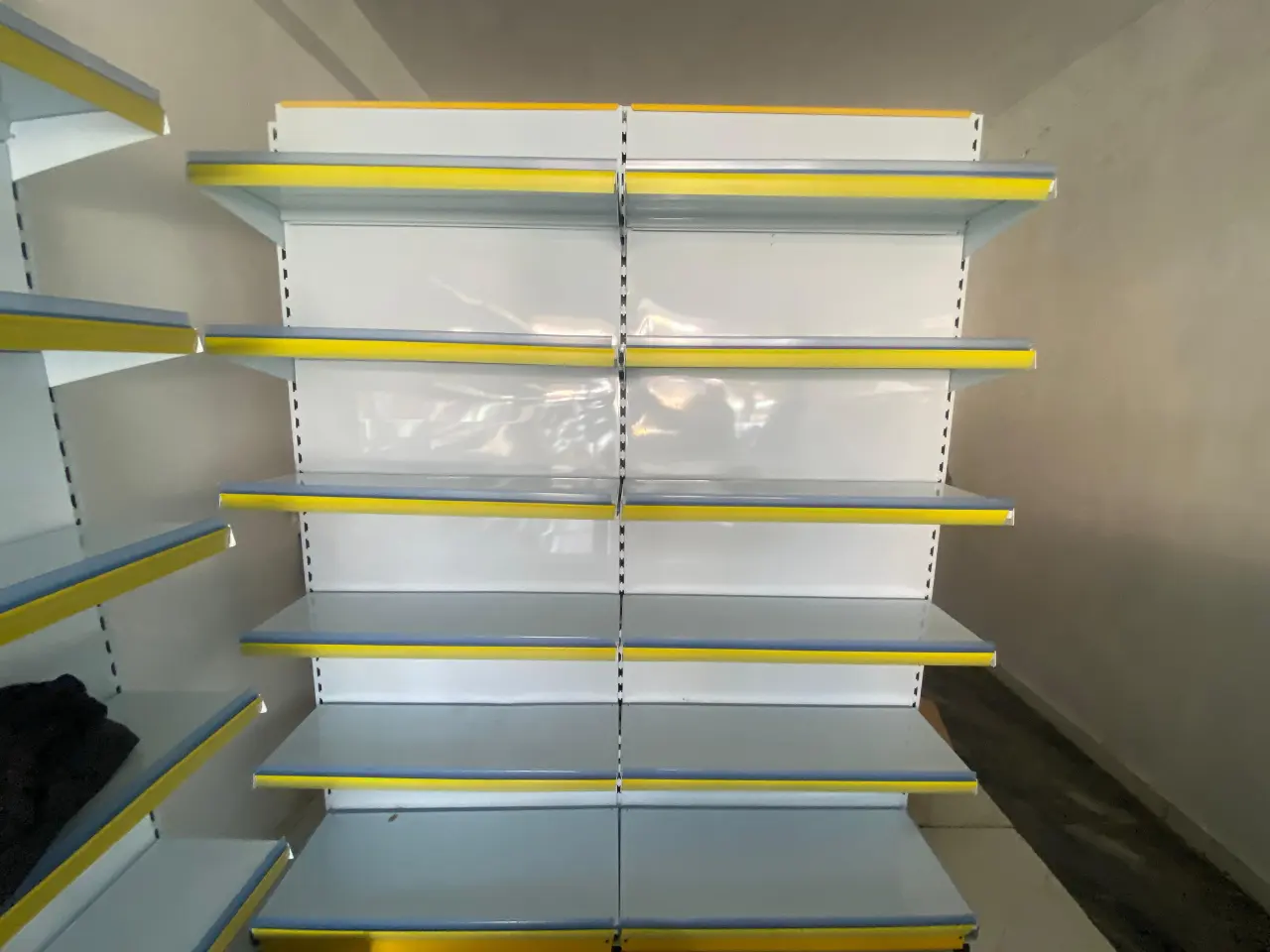 326664889_display-racks-Installation-Kathputli-Nagar-Rajasthan1.webp