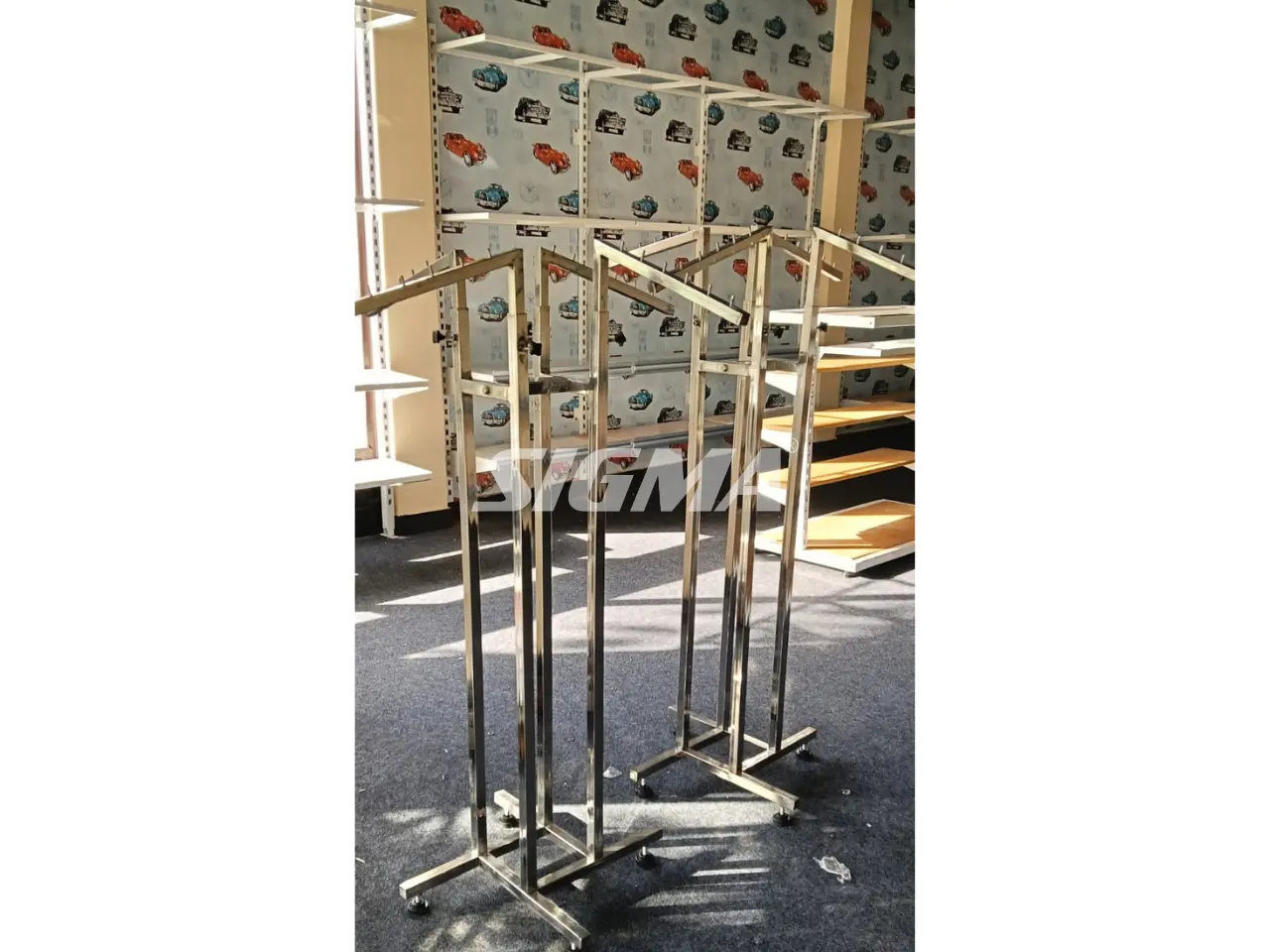 355423101_4-way-stand.webp