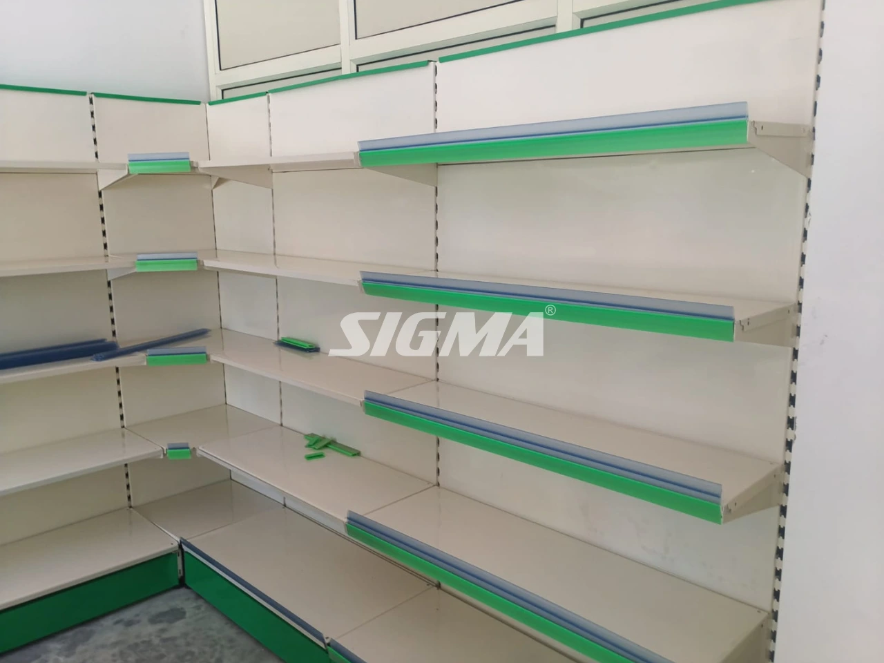 390606760_corner-Display-Racks-Meerut.webp
