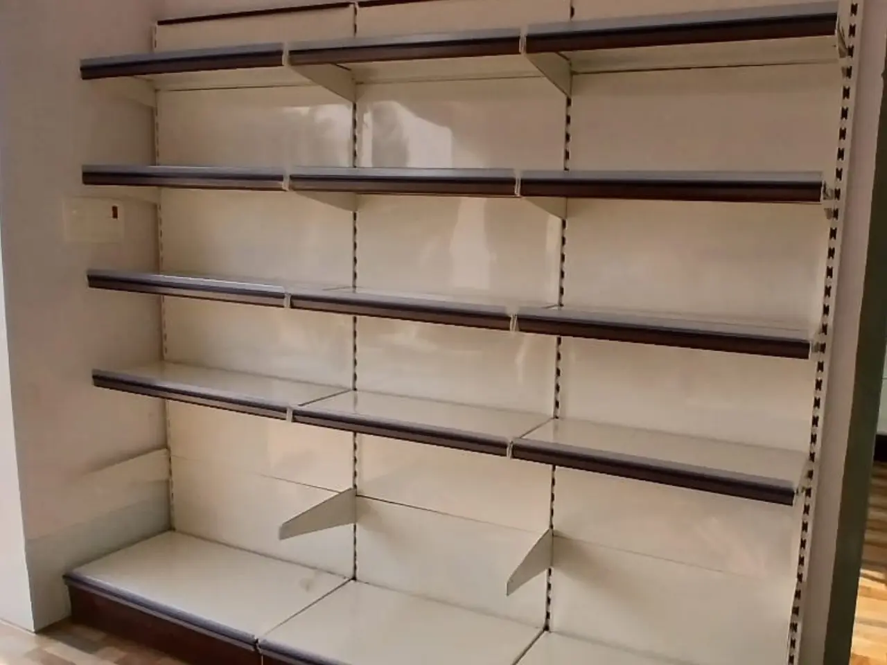 760793799_best-display-racks-manufacturer-installation-Ranchi.webp
