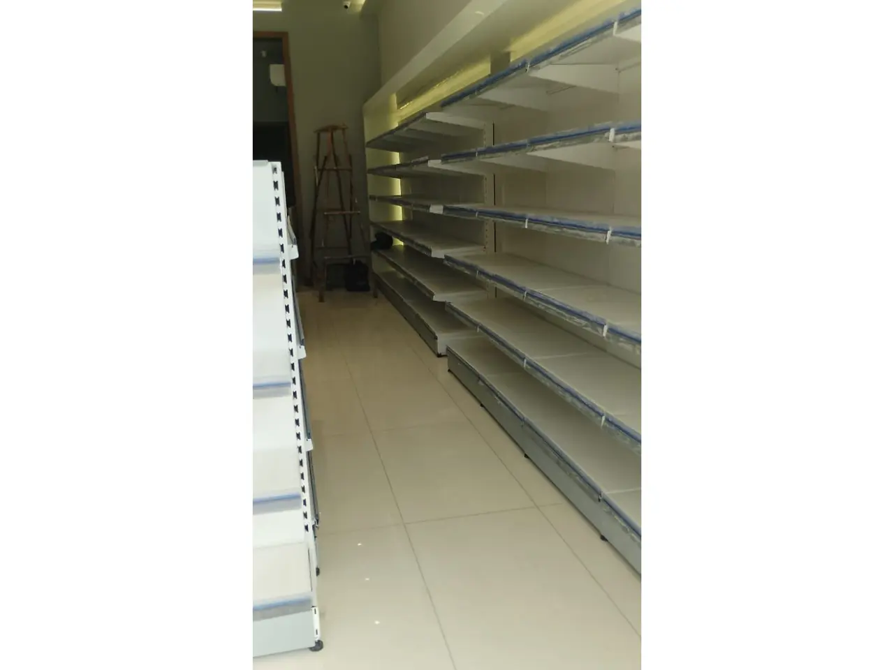 880699356_center-display-racks-Installation-Jaipur.webp