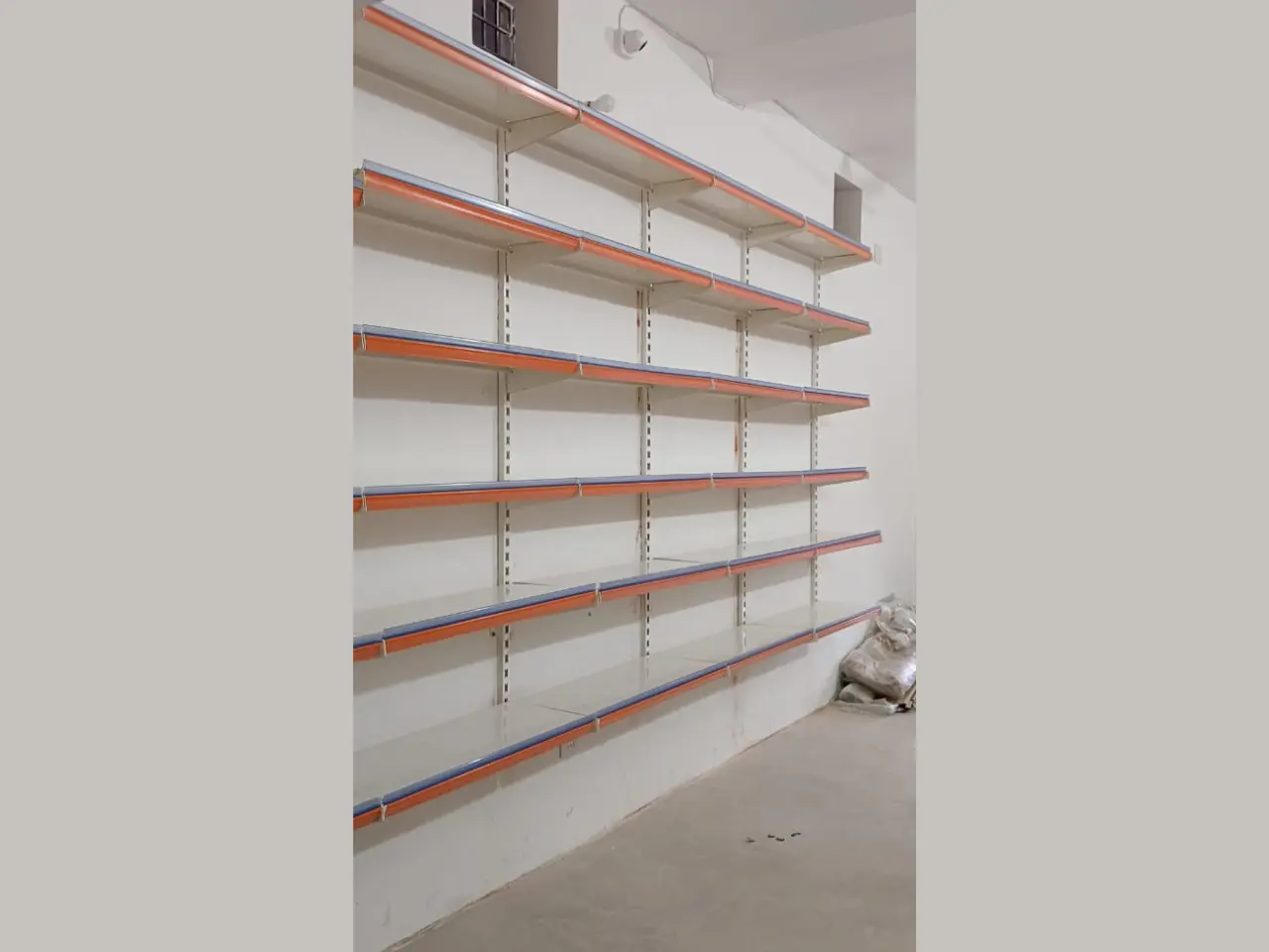 993475835_best-wall-channel-display-rack-Ranchi.webp